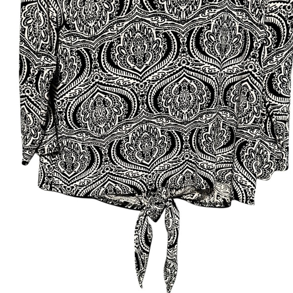 Travelers by Chicos Lightweight Slinky Medallion Black White Print Open Cardigan - Picture 5 of 8